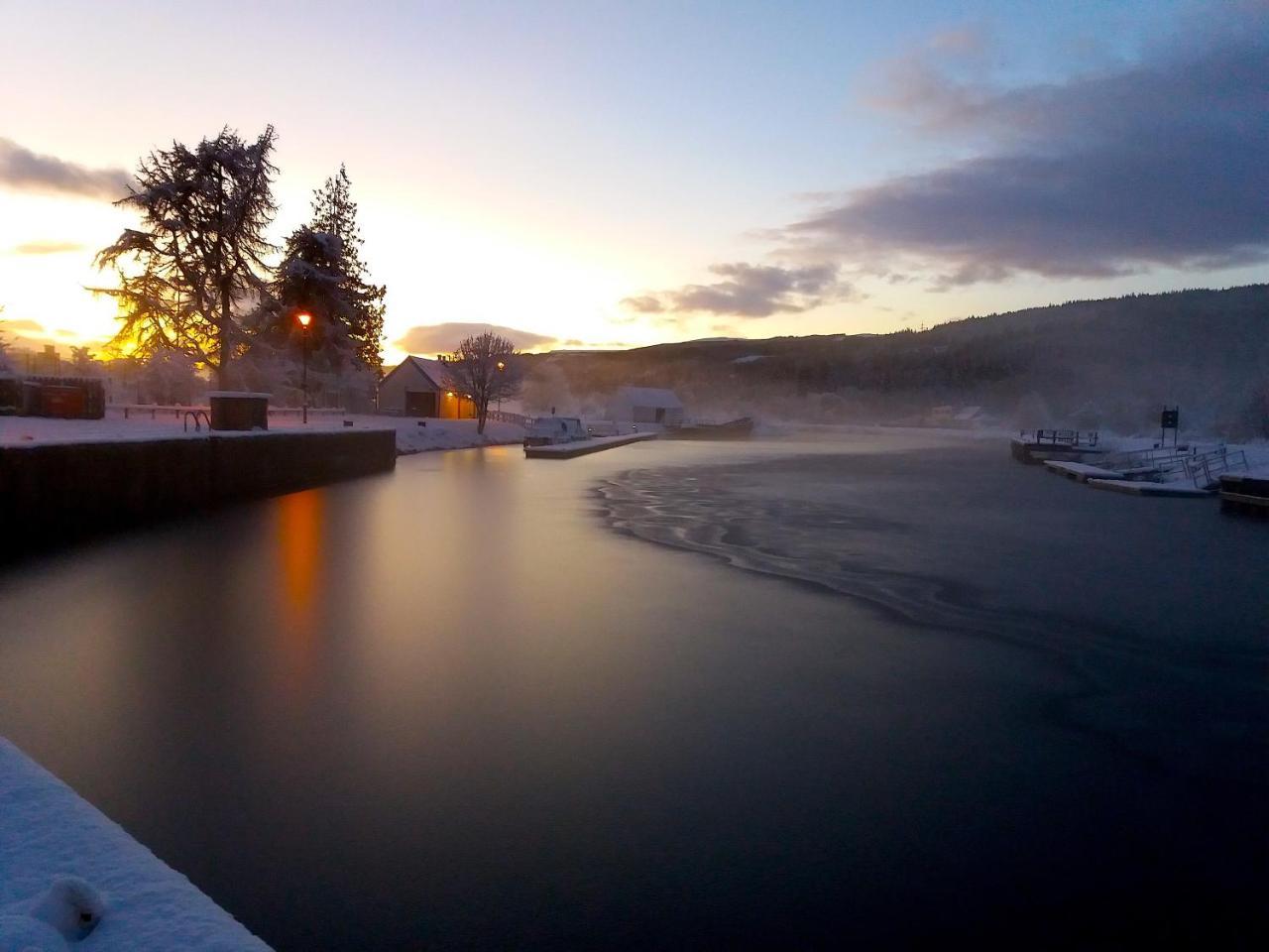 Loch Ness Highland Cottages With Partial Loch View Инвермористон Экстерьер фото
