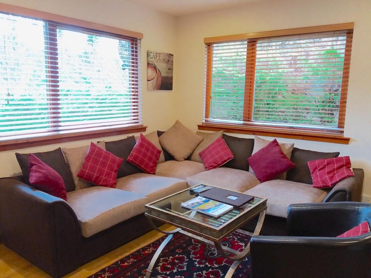 Loch Ness Highland Cottages With Partial Loch View Инвермористон Экстерьер фото